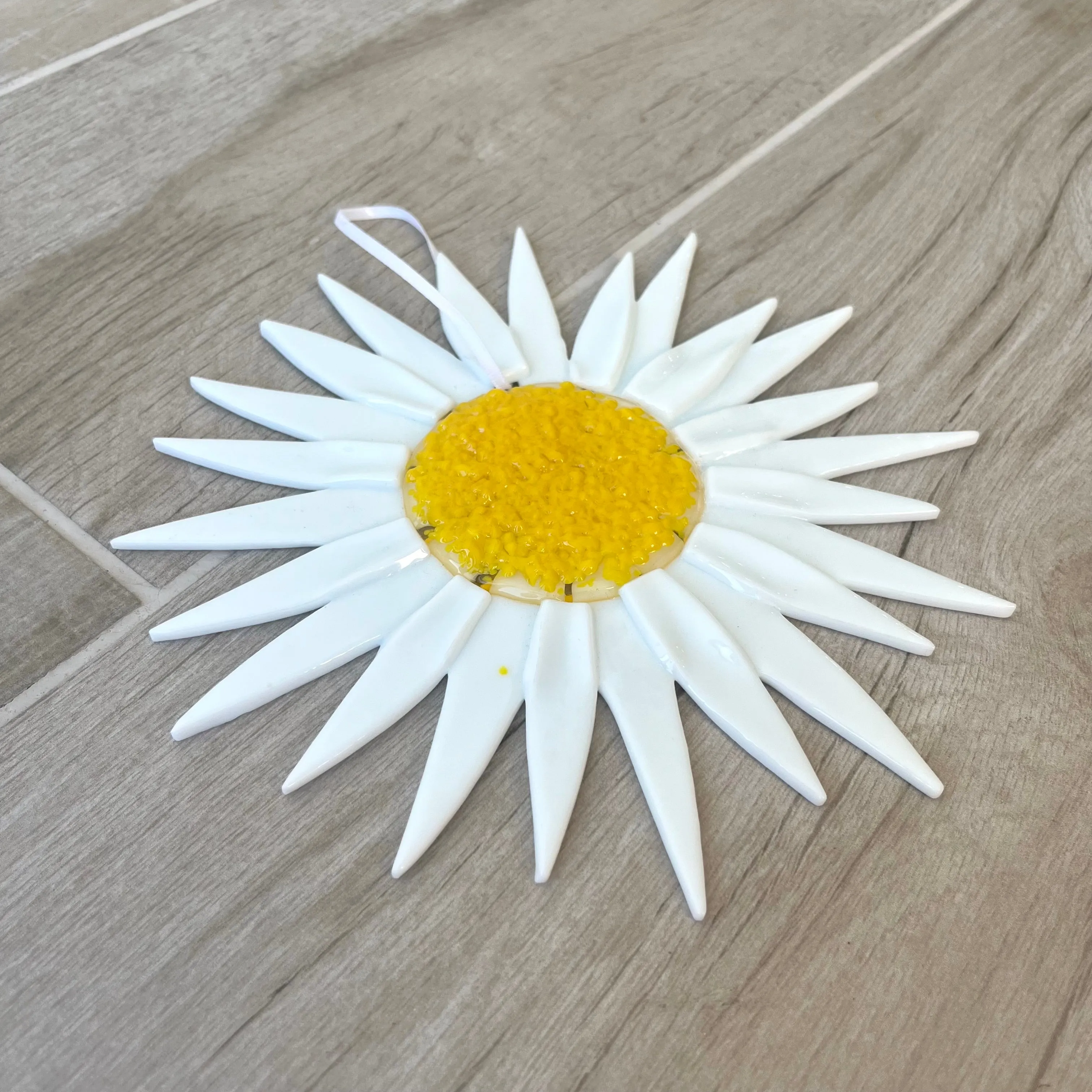 Hanging Glass Daisy