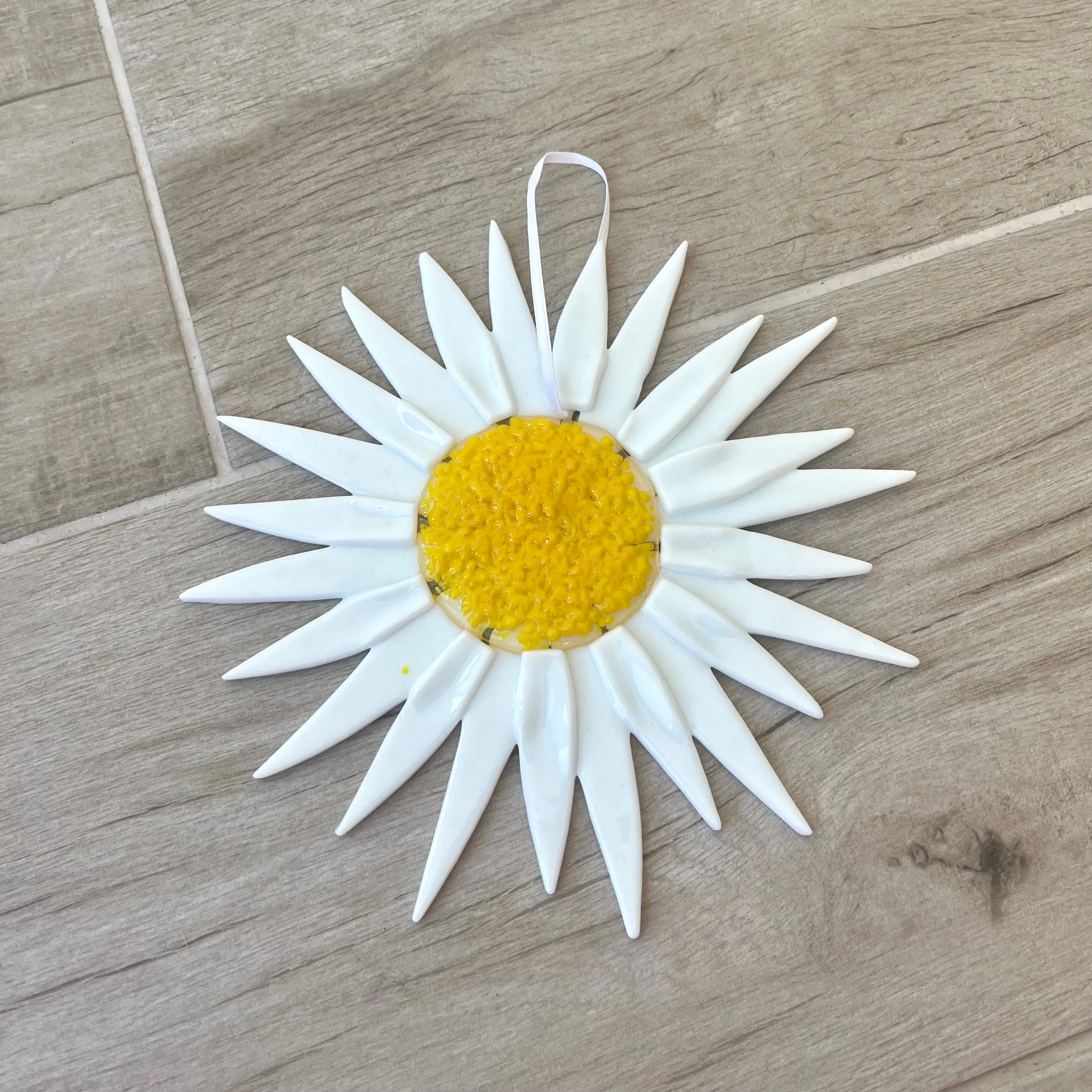 Hanging Glass Daisy